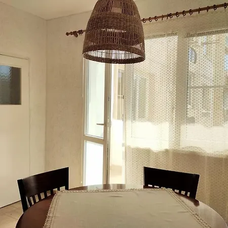 Ltt - Near Airport, Spacious, Sunny Apartment Sofia