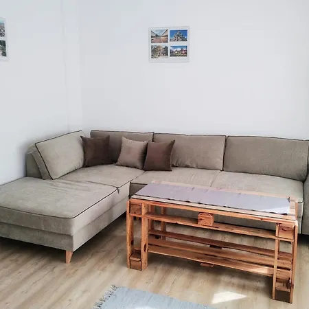 Ltt - Near Airport, Spacious, Sunny Apartment Sofia
